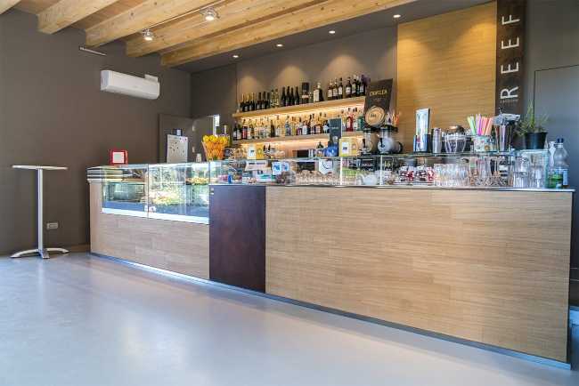 interno ristorante in legno